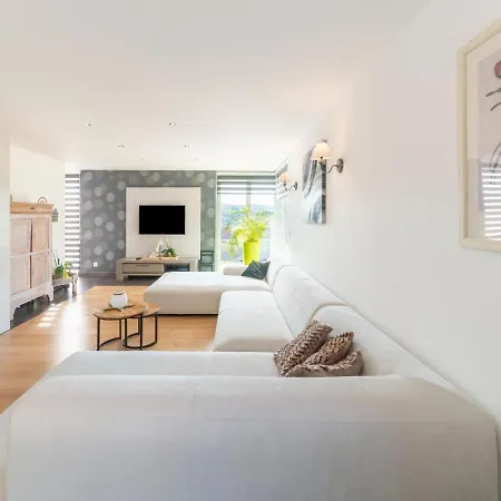 Spacious Home, Ferienhaus *